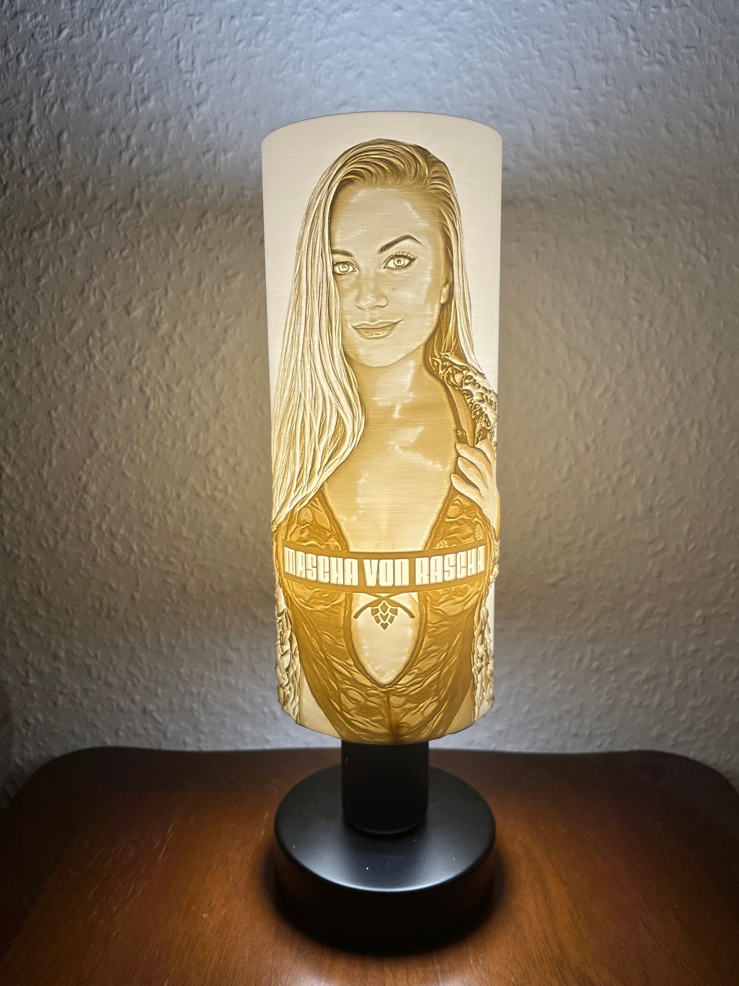 Artistic 3D printed table lamp with lithophane by Mascha von Rascha